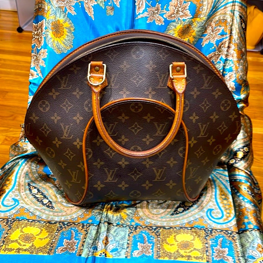 Louis Vuitton Eclipse Mm Monogram Bag - image 1